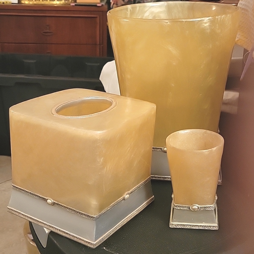 Vintage Wamsutta Three Piece Bathroom Set